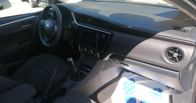 Toyota Corolla cena 48900 przebieg: 185000, rok produkcji 2018 z Dobrodzień małe 172